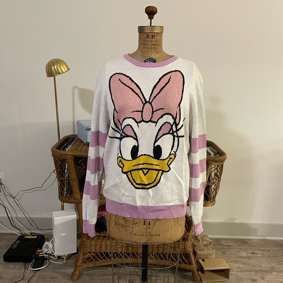 Disney Sweaters - Disney Daisy Duck Full Face Varsity Sweater Size Large Lilac